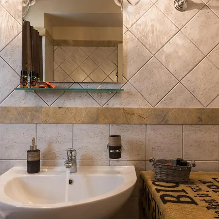 Apartment Nais & *