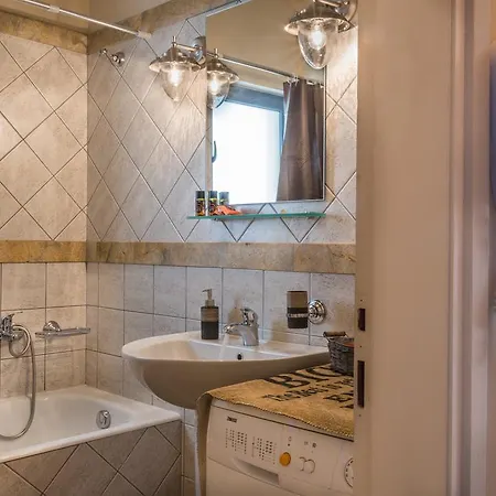 Apartment Nais & *