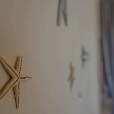 Nais & Chania (Crete)