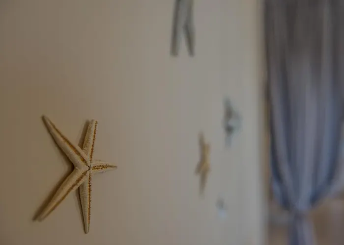 Nais & Chania (Crete)