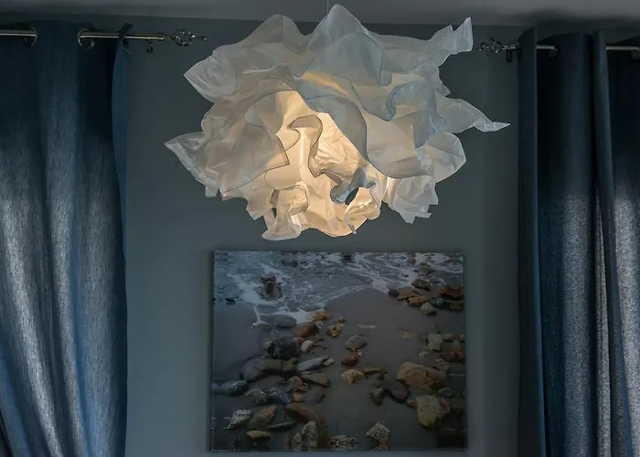 Nais & * Chania (Crete)