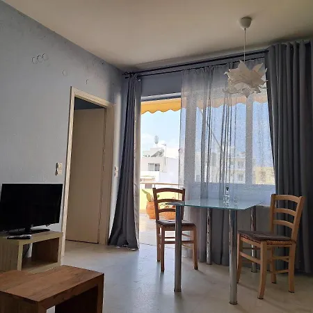 Nais & * Chania (Crete)